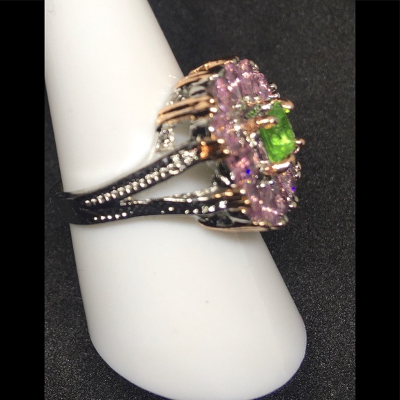 Art Deco Flower Style Ring, Amethyst and Pink Sapphire Ring  Unique Art Deco Style Natural Green & Pink Amethyst Flower Ring